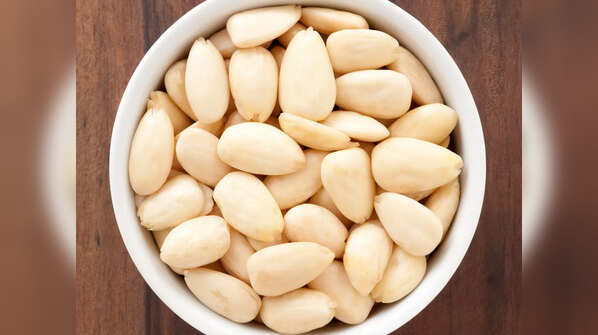Peeled almonds, ready to be eaten