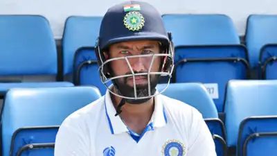 Cheteshwar Pujara visits India's training session